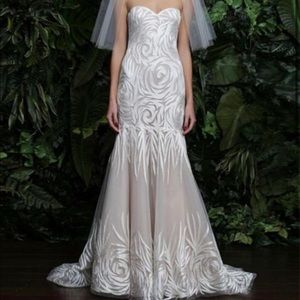 Naeem Khan 2015 Florence wedding dress. Never worn or altered! Size 6.